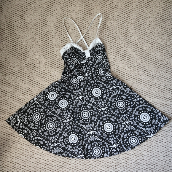 Marvel Captain America Pin Up Style Dress - Picture 2 of 7